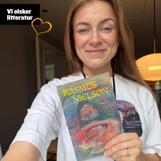 Matilde med bogen Rasmus Nielsøn